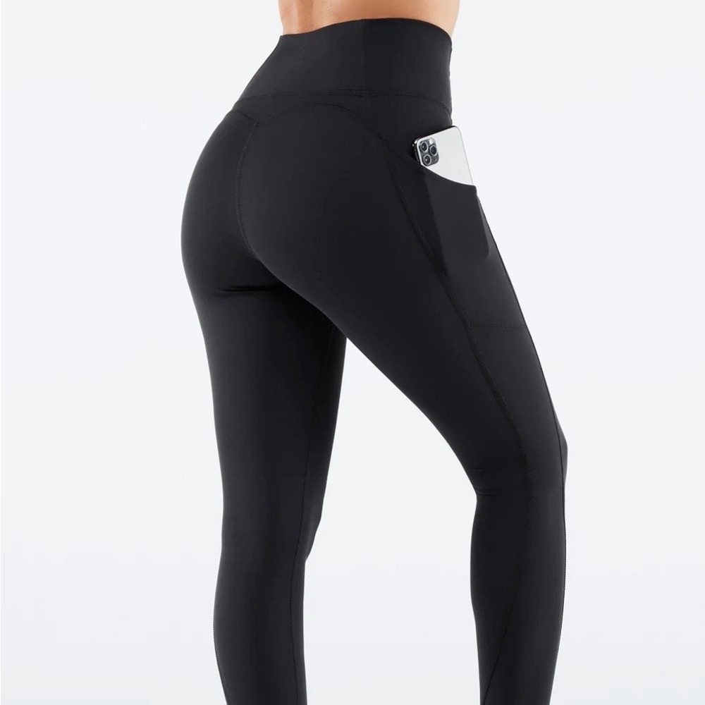 Like New Fabletics Oasis PureLuxe High-Waisted 7/8 Legging